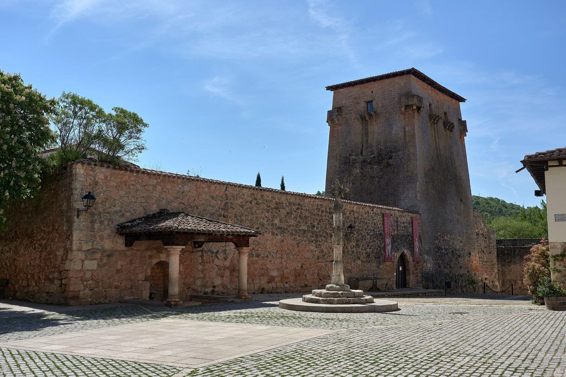 Plaza del crucero de Covarrubias