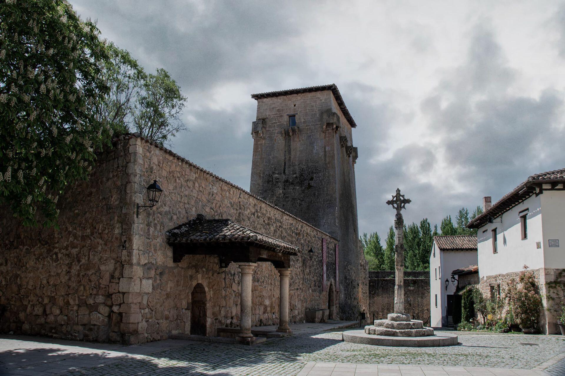 Plaza del crucero de Covarrubias