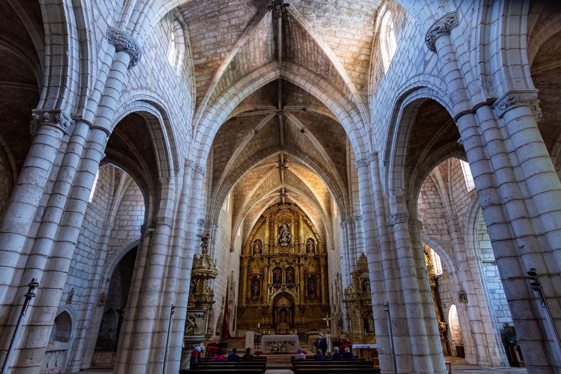 Dentro de la Colegiata de Covarrubias