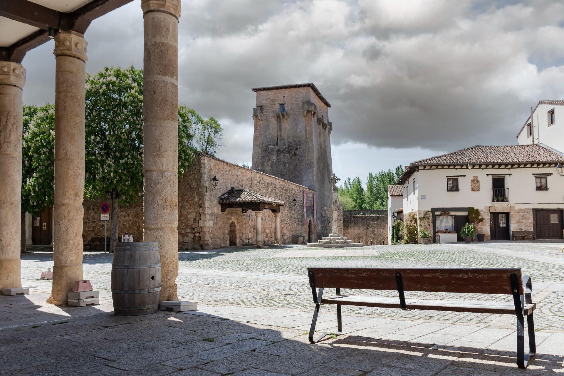Plaza del crucero de Covarrubias